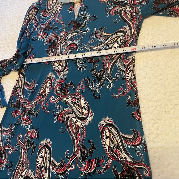 White House Black‎ Market Teal Paisley Tunic - Picture 5 of 8